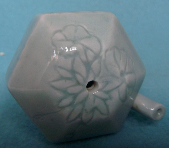Gucn_2011122585938200841Pic4_副本.jpg