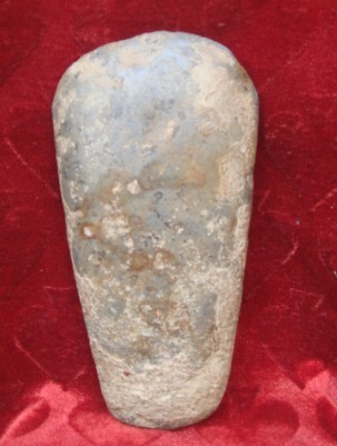 旧石器时代石斧一件