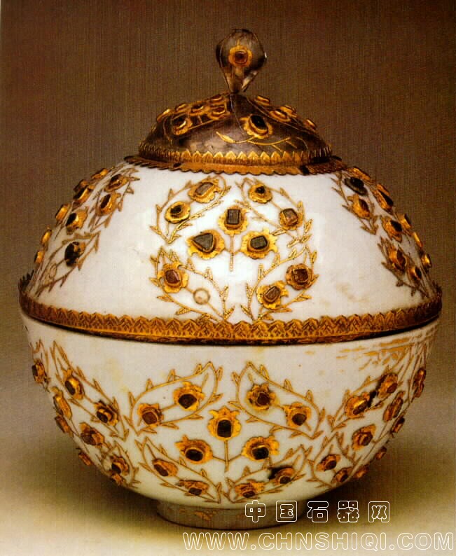72a[1]中国碗-岩石晶体圆顶的碗。 16世纪。.jpg