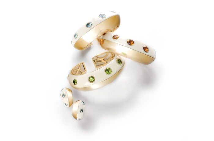 SS_100308_RETROCUFFS_DSC_0030b_flat_cmyk[1].jpg