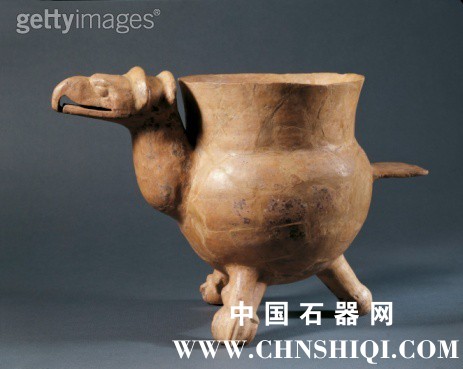 米斯特克文明，Postclassic的时期（900-1521）。三脚架的陶土花瓶鹰的头和脚。圣巴勃.jpg