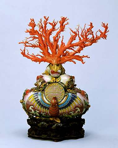 红珊瑚树盆景红珊瑚树盆景，清中期，造办处造，通高108.5cm，珊瑚高48cm，盆径65－32c.jpg