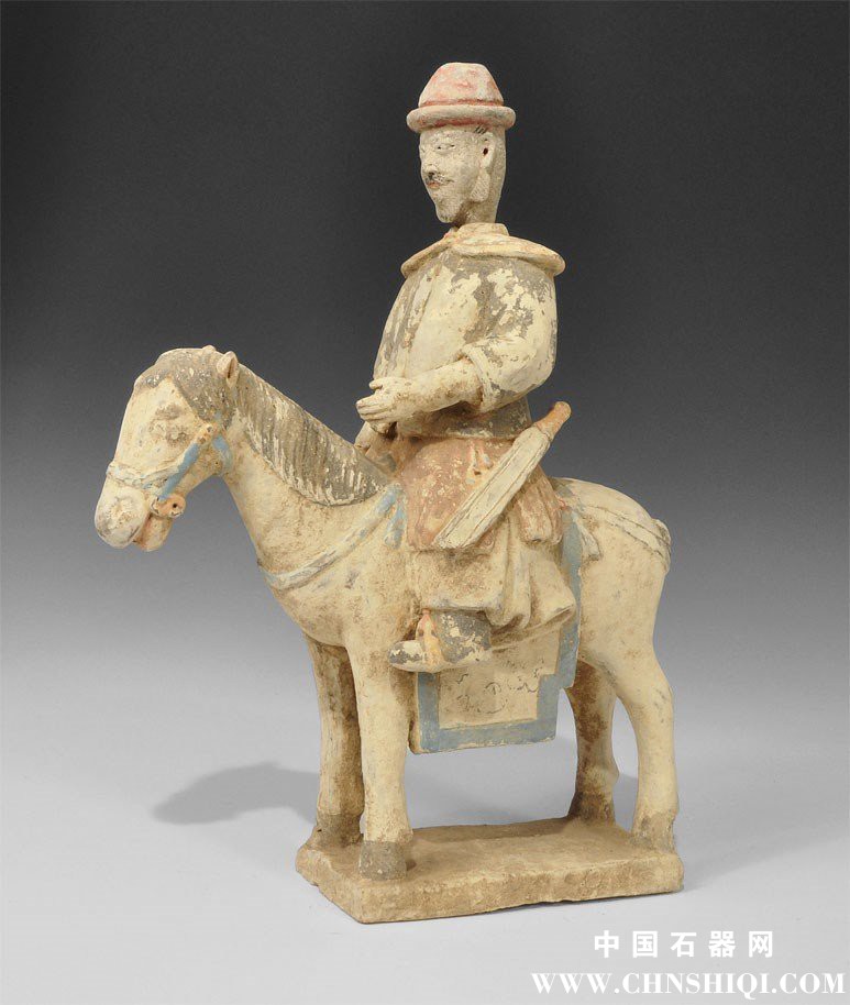 明代，公元1368年至1644年。马和骑手雕像的矩形底座与的缰绳，crupper和鞍布蓝细节，.jpg