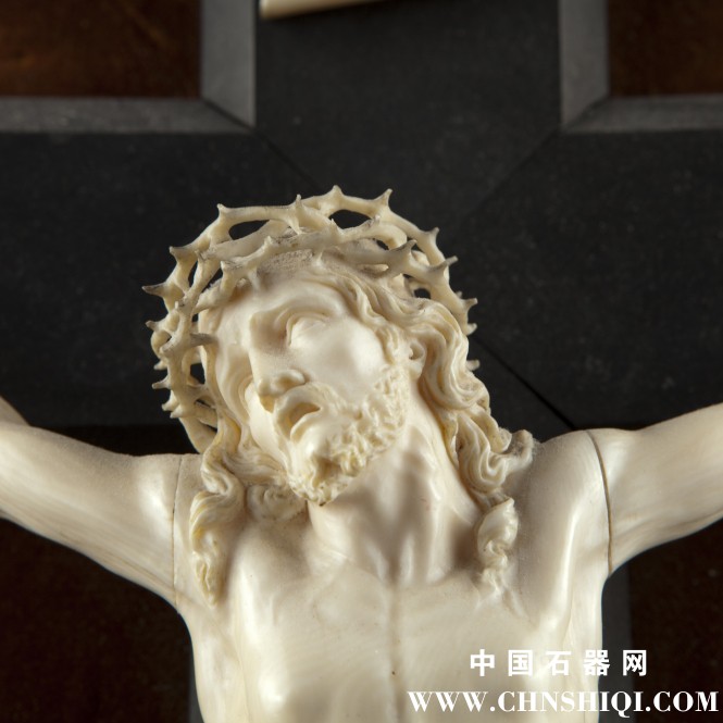 665x665_2013050833_crucifix_3N.jpg