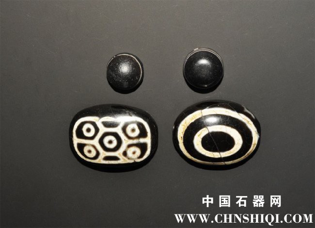 22997633_1_l中国藏式珠石.jpg
