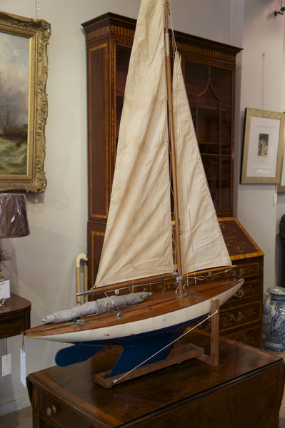 20世纪池塘游艇（约1930英格兰）.jpg