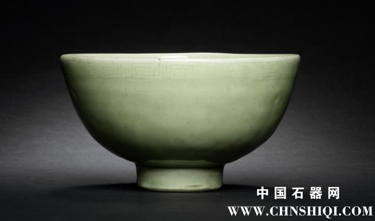 十五世紀 龍泉窯青釉碗.jpg
