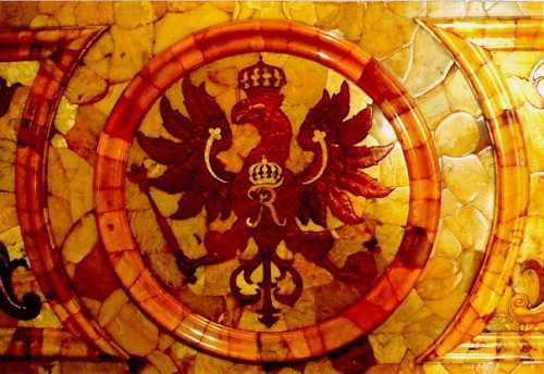 The-Amber-Room-in-the-Catherine-Palace.jpg