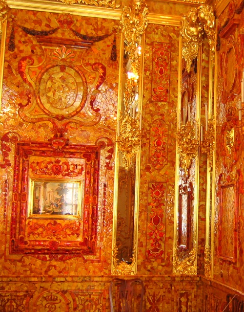 The-Amber-Room-in-the-Catherine-Palace-2.jpg