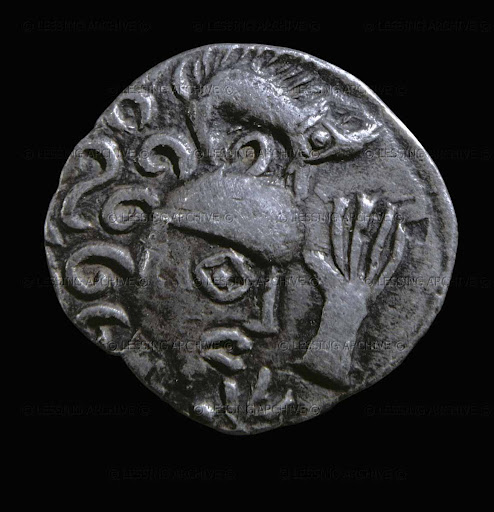 09010228[1]面对的潘诺尼亚BOIC银币发现，匈牙利埃斯泰尔戈姆。直径1.7厘米.jpg
