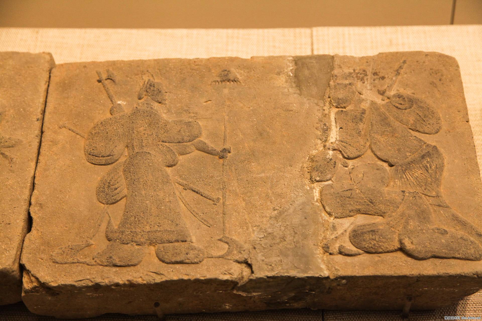 1644499hfzhjaaarzfaach.jpg