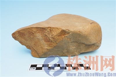 攸县网岭镇船形坡”旧石器出土点发现的尖状器、石片和石核.jpg