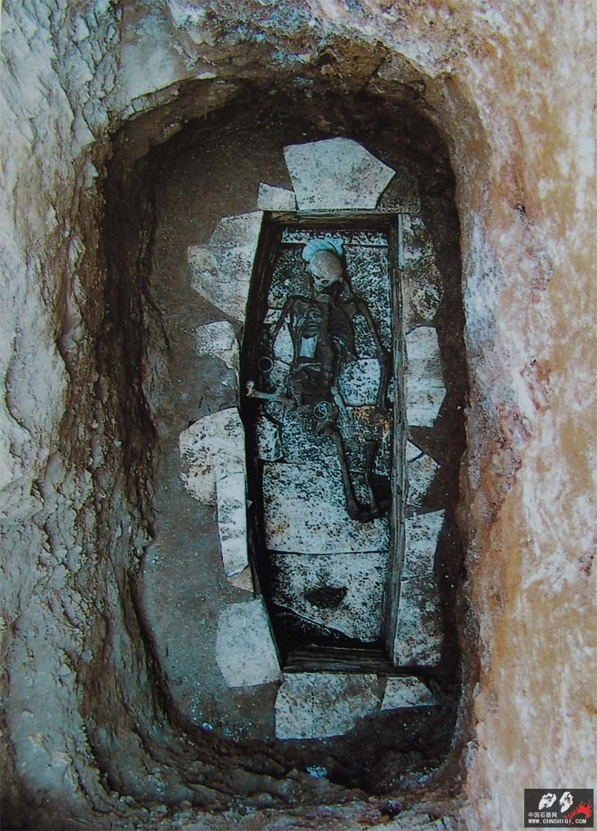 16地中心大墓（4号墓）.jpg