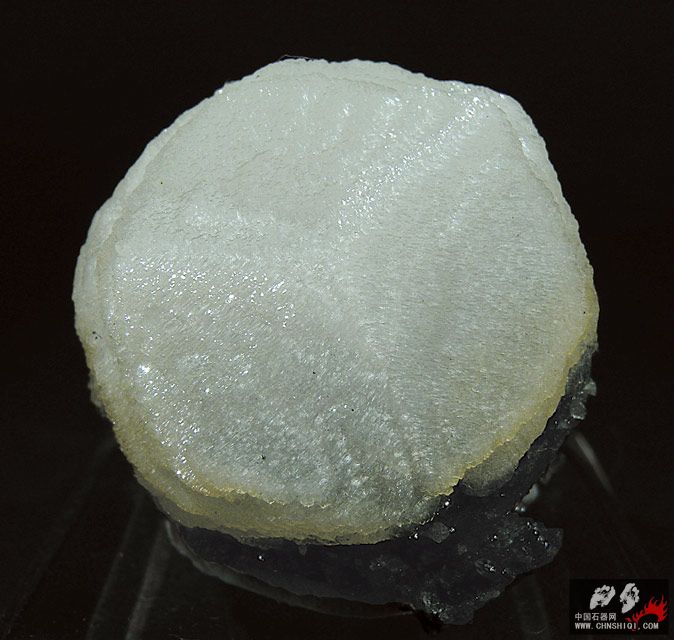 方解石包裹体与硫锑铅矿 罗马尼亚 2.6 × 2.5 × 2.4厘米.jpg