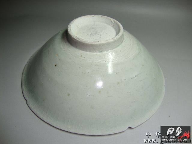 出土南宋湖田六缺刻花碗 3.jpg