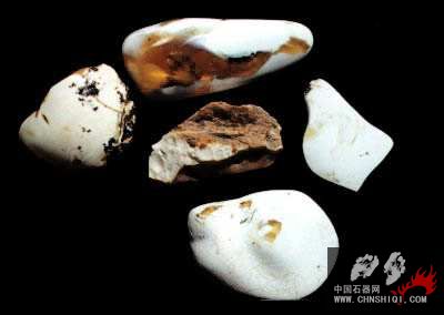 白色琥珀.jpg