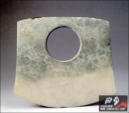 石钺良渚海宁荷叶地.jpg