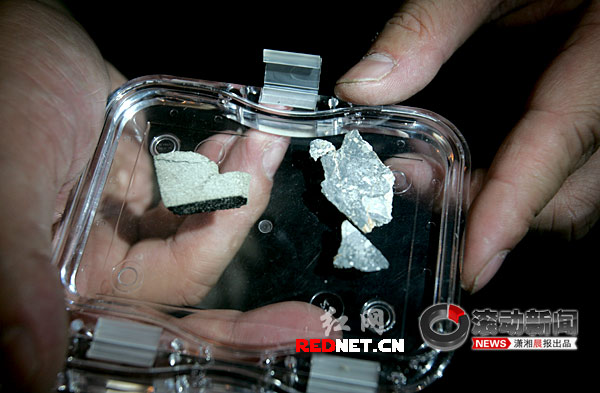 柯作楷收藏的月球陨石和火星陨石.jpg