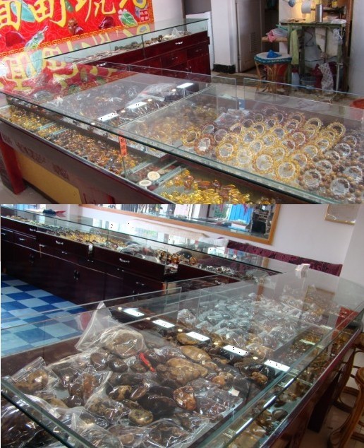 李志荣 云南腾冲商贸城二区C-8号 荣华珠宝  电话：13987535773 QQ874880393  717491466